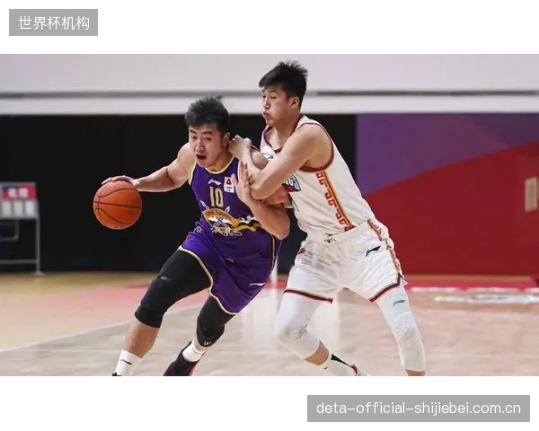 北京队在引入多名强援后位列常规赛第四，季后赛表现反映出阵容仍需磨合。